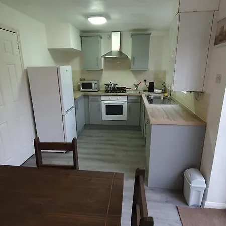 Lovely 3 Bedroom House Manchester-2